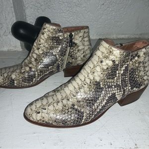 Sam Edelman snake ankle bootie size 11 W